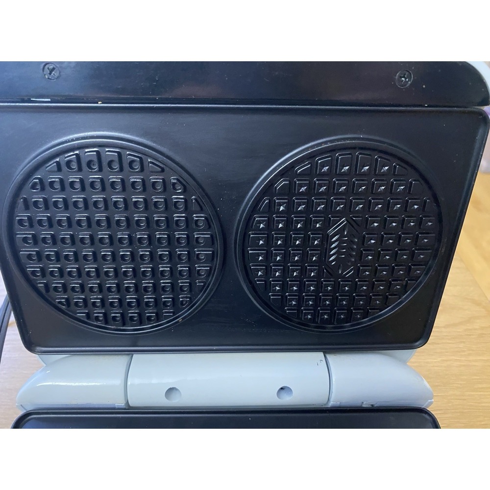 Vintage Toastmaster International Pizzelle & Cookie Maker Model 208 Tested - Picture 9 of 16